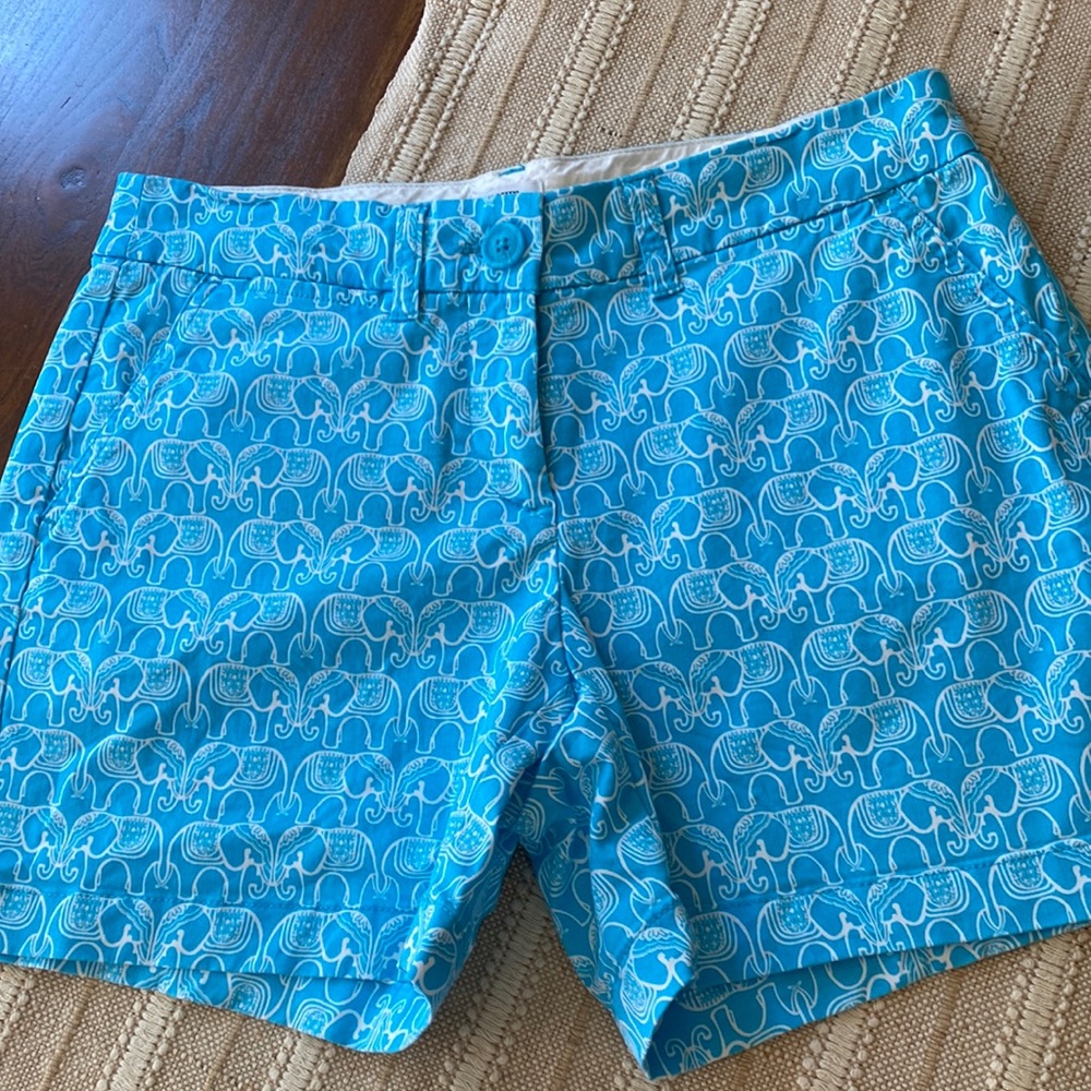 Crown and ivy size 2 shorts